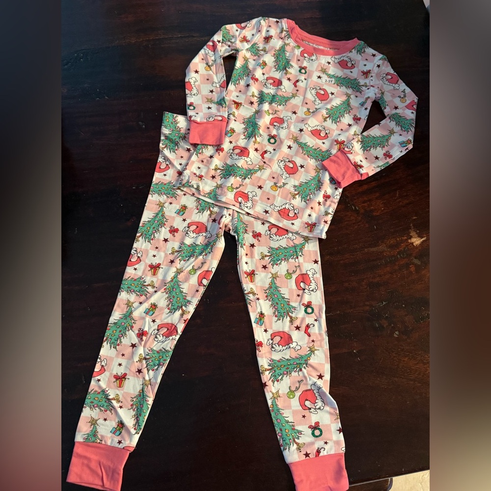New Toddler Girls “The Grinch “Bamboo Christmas Pajama Set Size 2-3 Years